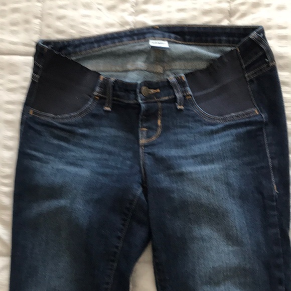 Old navy maternity skinny jeans size 6 dark wash - Picture 2 of 3